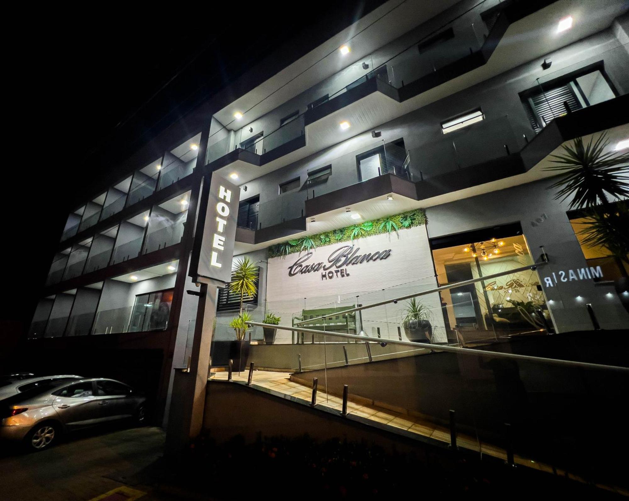 Hotel Casablanca Санта-Барбара-д'Уесті Екстер'єр фото